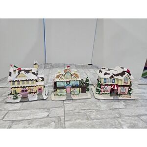 Hawthorne Village Lot 3 Houses Santa Mrs Claus Castle Elf Dormitory Dolly's Shop